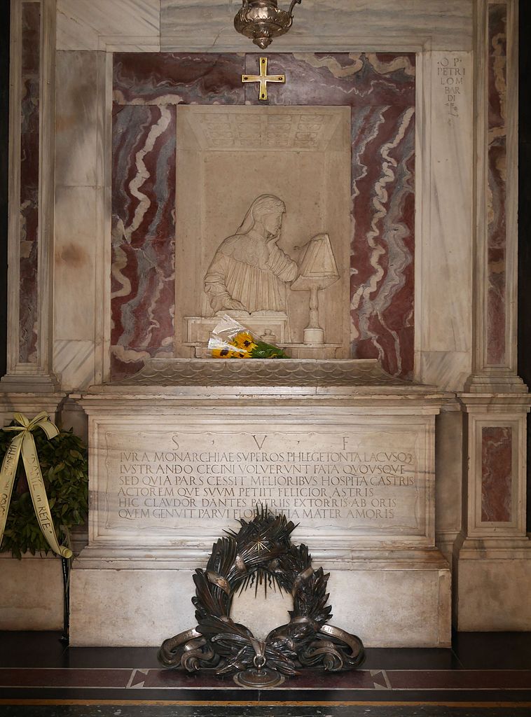 Dante Alieghri tomb in Ravenna, ItalyDante Alieghri tomb in Ravenna (interior).jpg: 